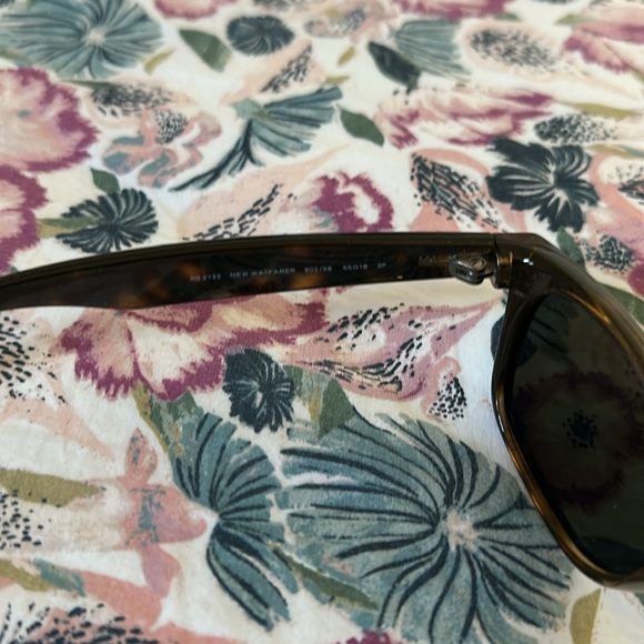 Ray-Ban New Wayfarer Polarized Tortoise - Picture 3 of 6